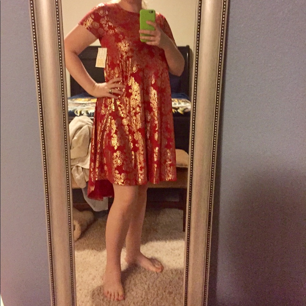 Red and gold Elegant Carly